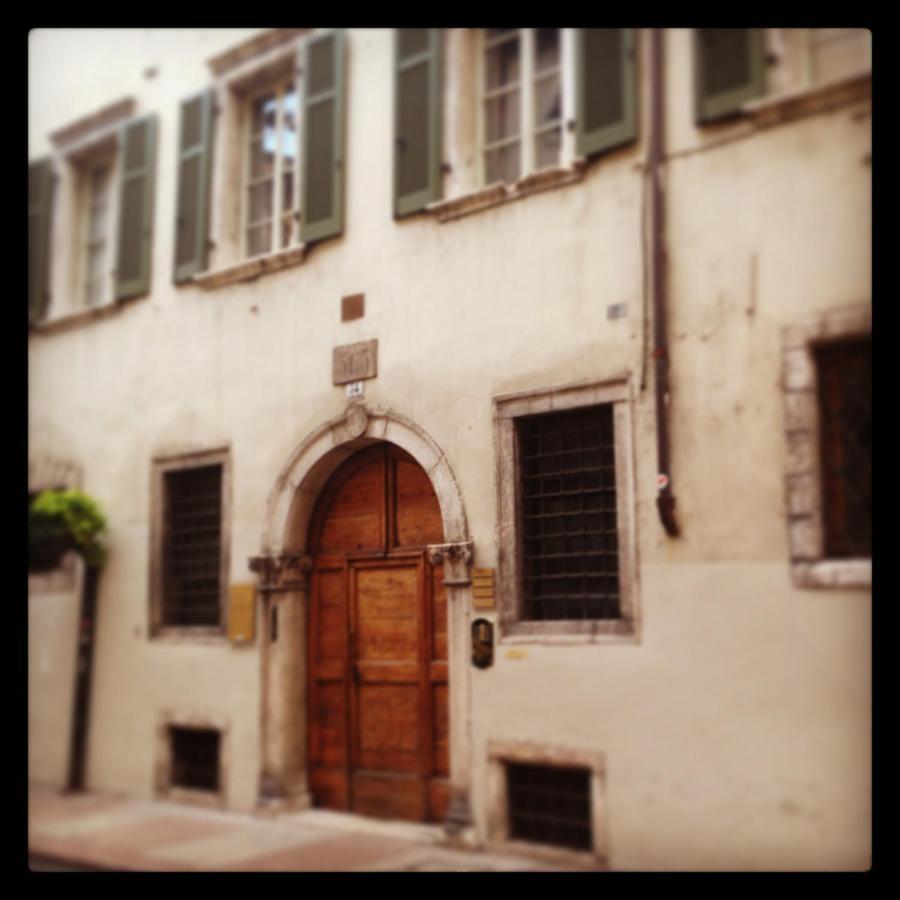 Al Cavour 34 Bed & Breakfast Trento Eksteriør bilde